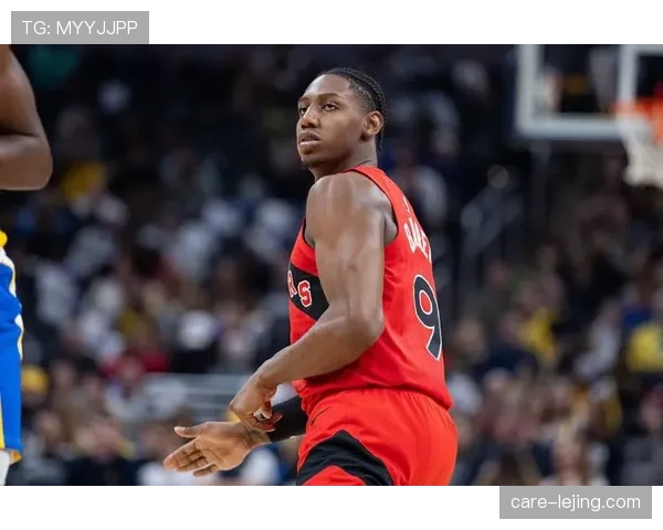 巴恩斯三分无球跑动提升球队进攻空间显著拉开防线