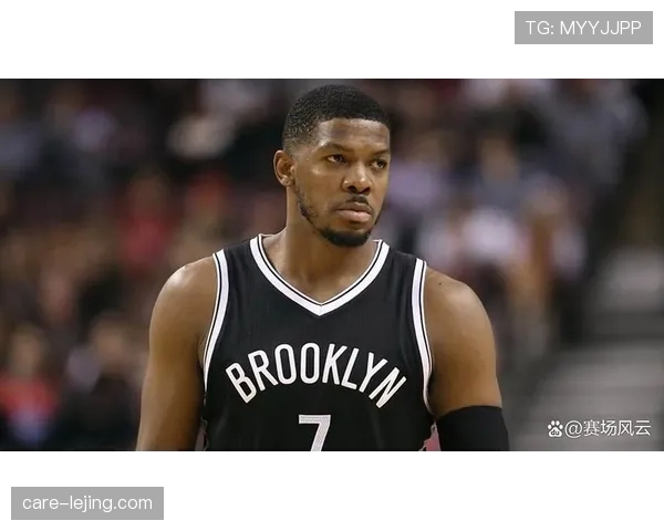 乔·约翰逊提升无球跑动效率，关键时刻得分能力显著拉开差距